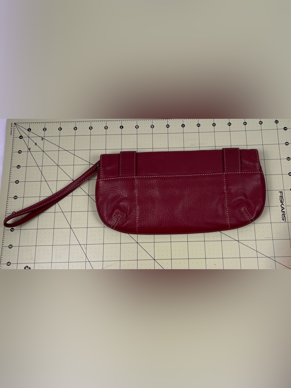 Ann Taylor/Loft  Red Leather Clutch Bag with  Buckle and Wrist strap EUC - Picture 7 of 9